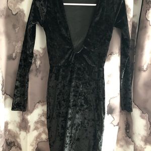 Pretty little thing deep V midi dress